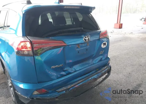 2017 Toyota Rav4 Xle z USA, uszkodzony, nr VIN 2T3RFREVXHW602281
